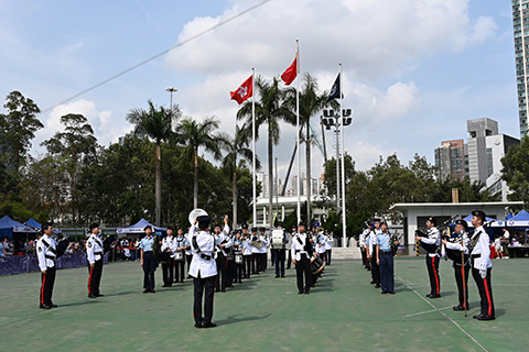 The CAS Band played military music.